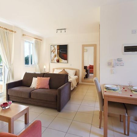 Apartament Adamou Gardens Pafos Zewnętrze zdjęcie
