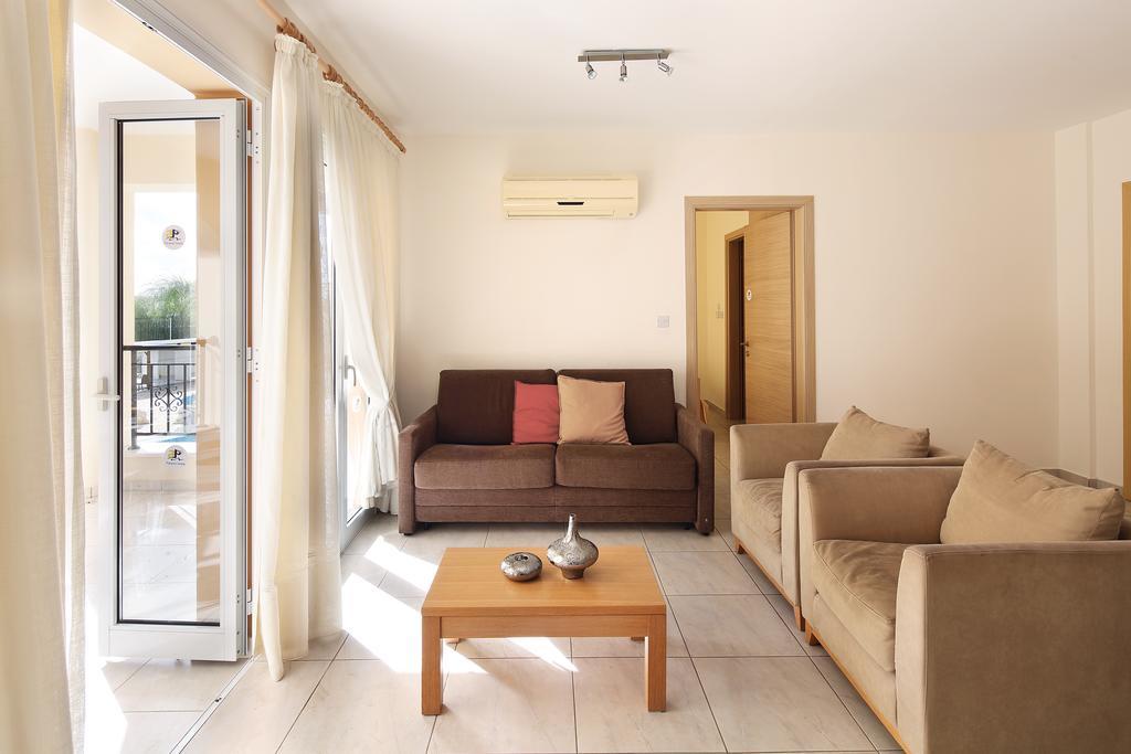 Apartament Adamou Gardens Pafos Zewnętrze zdjęcie