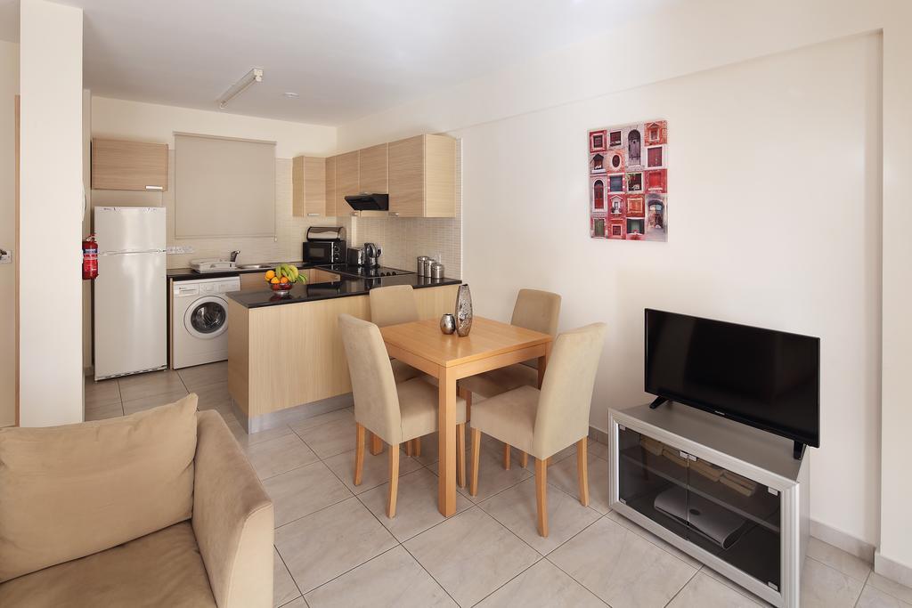 Apartament Adamou Gardens Pafos Zewnętrze zdjęcie