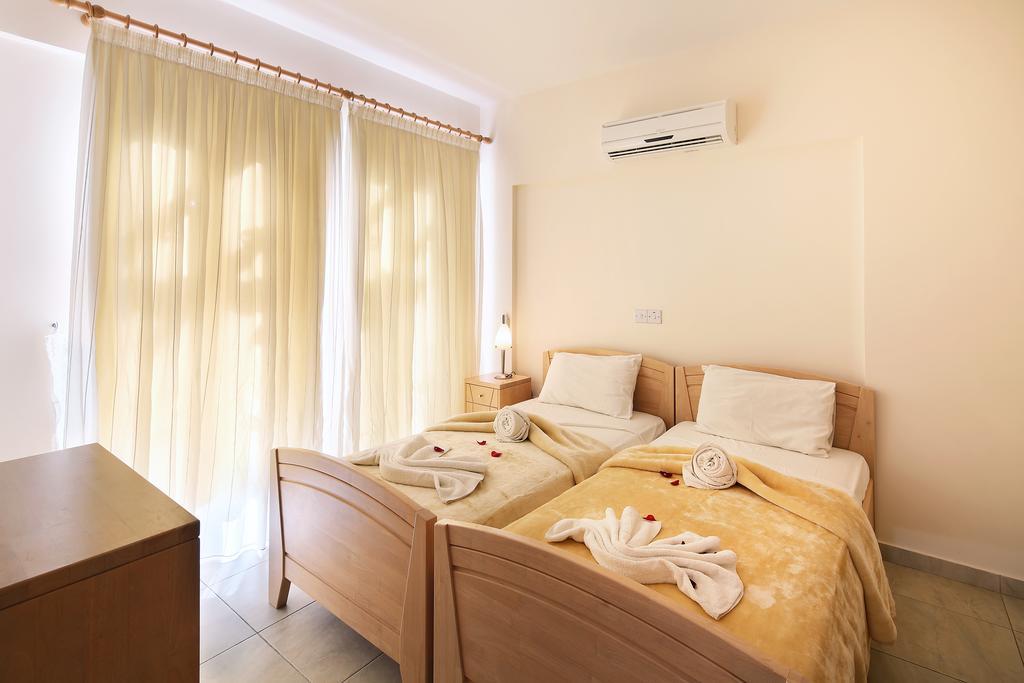 Apartament Adamou Gardens Pafos Zewnętrze zdjęcie