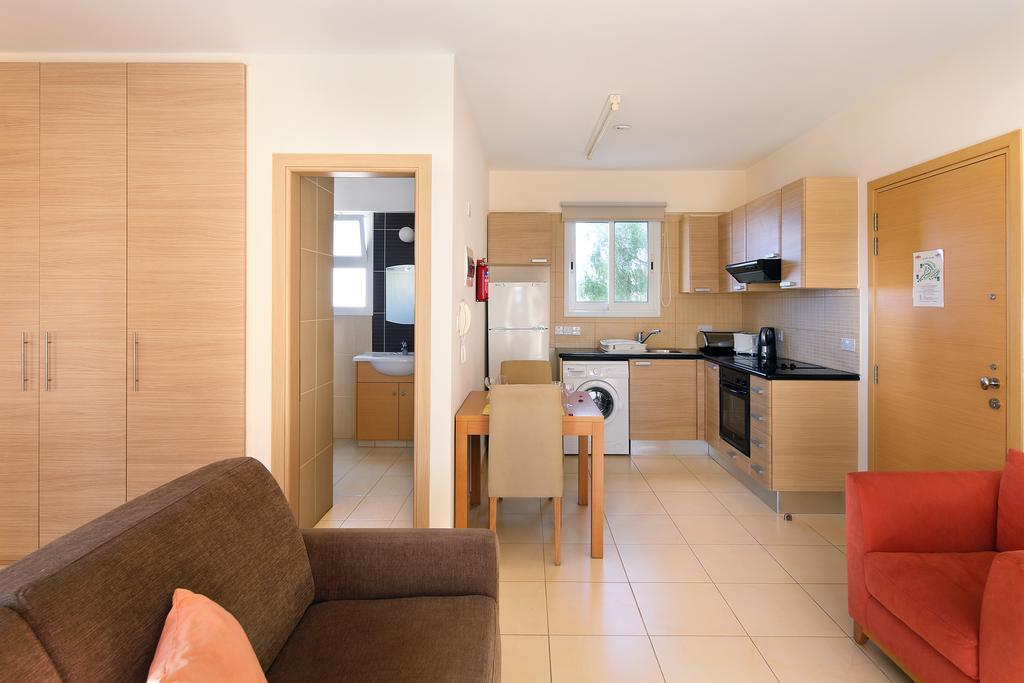 Apartament Adamou Gardens Pafos Zewnętrze zdjęcie