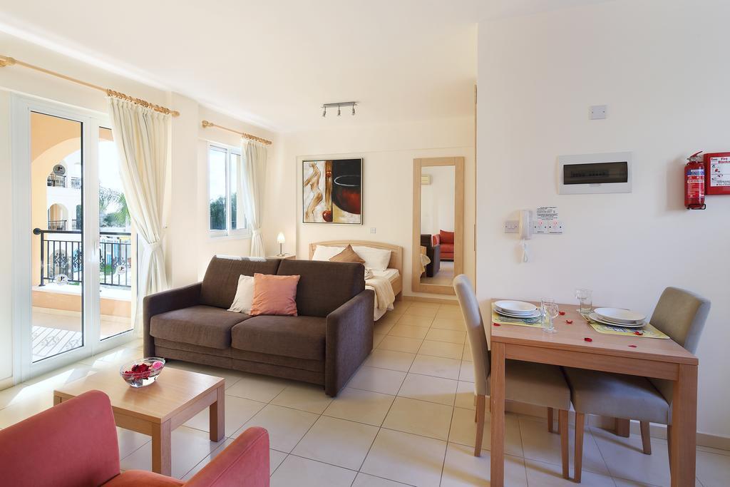 Apartament Adamou Gardens Pafos Zewnętrze zdjęcie