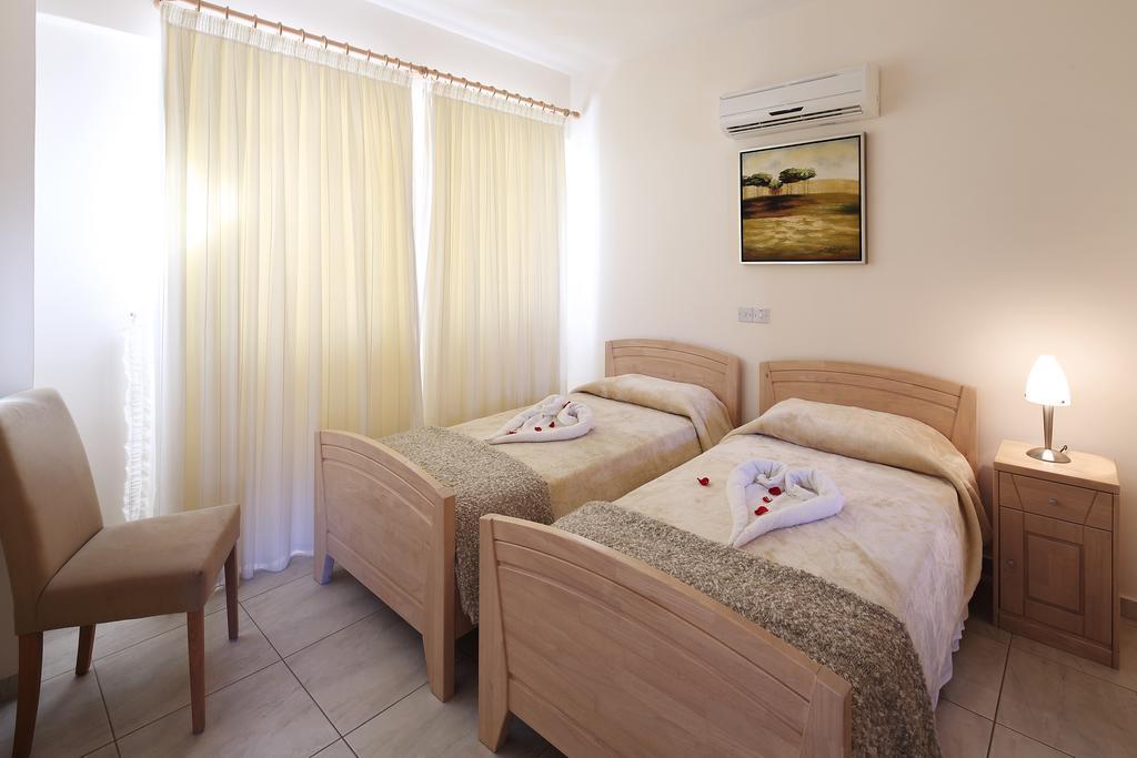 Apartament Adamou Gardens Pafos Zewnętrze zdjęcie
