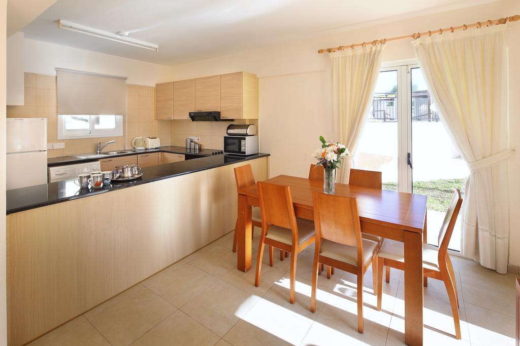 Apartament Adamou Gardens Pafos Zewnętrze zdjęcie