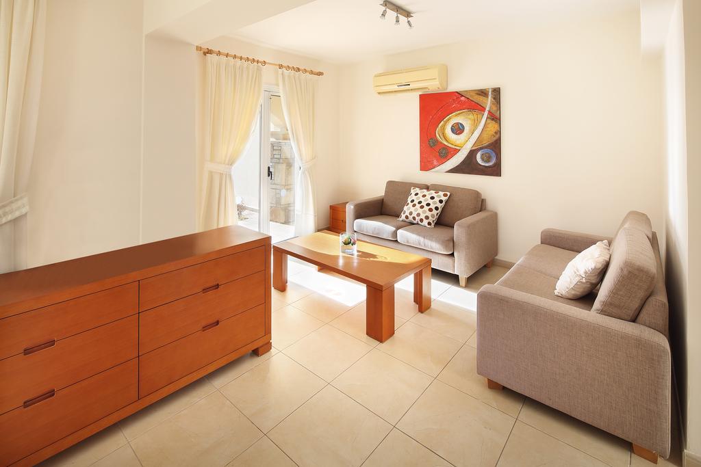 Apartament Adamou Gardens Pafos Zewnętrze zdjęcie